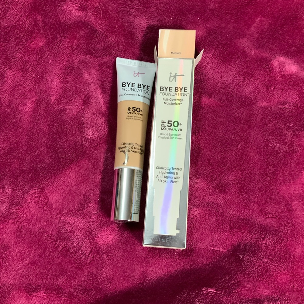 It Bye Bye Foundation Full Coverage Moisturizer in Medium Shade